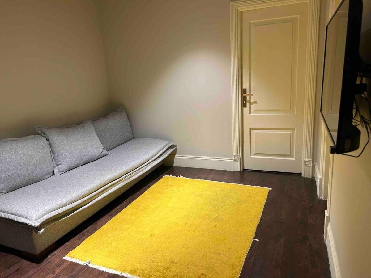 Charming Luxurious 2 Bedroom In Zamalek
